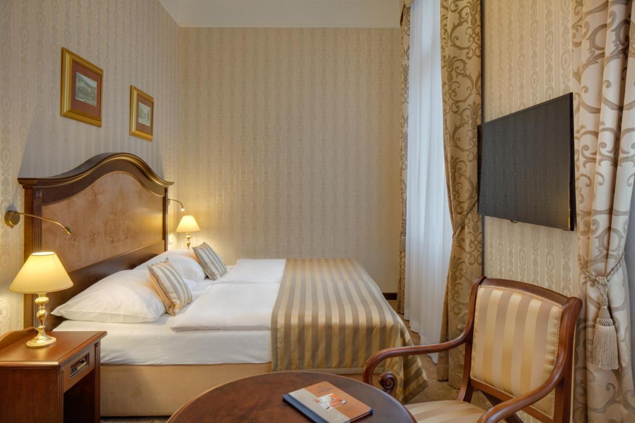 Ensana Nove Lazne Hotel Marianske Lazne Bagian luar foto