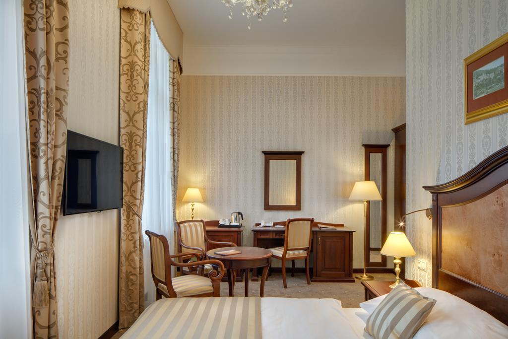 Ensana Nove Lazne Hotel Marianske Lazne Bagian luar foto